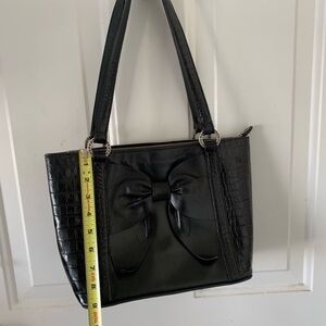 Elegant Black Shoulder Bag with Bow Detail